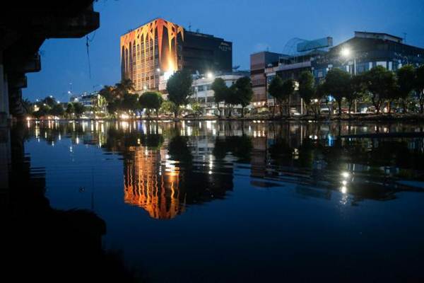 Anies Baswedan Setop Izin Hotel Alexis dan Griya Pijat Alexis