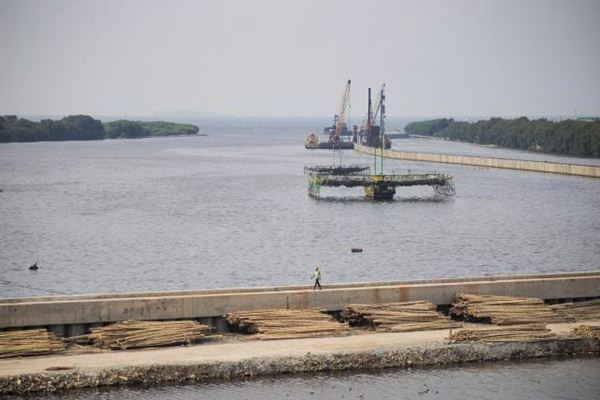 Proyek Pembangunan Tanggul Laut Muara Baru