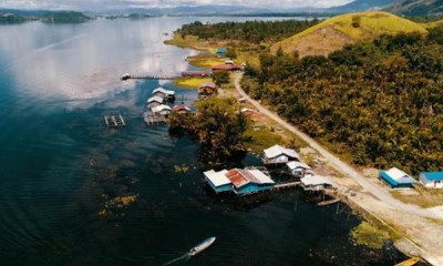 Perahu Alat Transportasi Utama di Danau Sentani