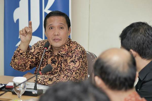 Direktur PT Wijaya Karya Beton Tbk (WIKA Beton) Mohammad Syafii menyampaikan paparannya saat berkunjung ke kantor Bisnis Indonesia, di Jakarta, Rabu  (15/11).   JIBI/Bisnis/Felix Jody Kinarwan  
