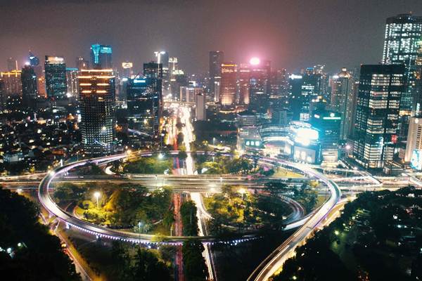Gemerlap Kota Jakarta di Malam Hari