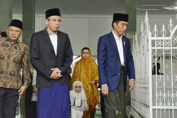 Presiden Jokowi Ziarah Makam Pahlawan Nasional Maulana Syaikh