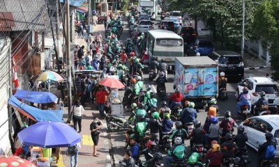 Penggunaan Bahu Jalan Untuk Parkir