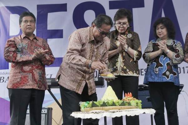 Perayaan HUT Ke-32 Bisnis Indonesia