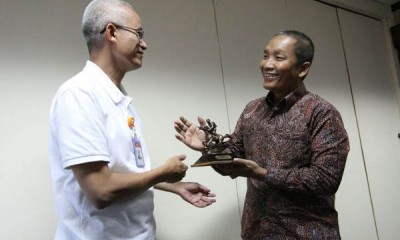 Dirut PT Pos Kunjungi Bisnis Indonesia