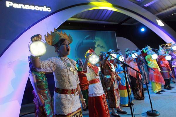 Panasonic Tutup Proyek 100 Ribu Lentera Bertenaga Surya