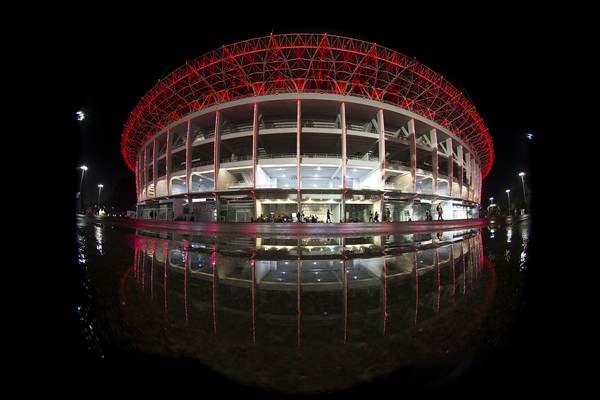 Indahnya Stadion Utama Gelora Bung Karno di Waktu Malam