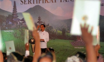 Presiden Jokowi Bagikan Sertifikat Tanah di Bali