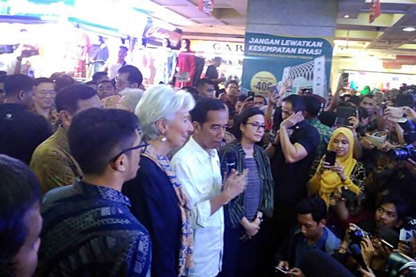 Presiden Jokowi Ajak Christine Lagarde Blusukan ke Pasar Tanah Abang