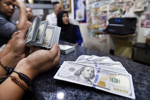 Rupiah Melemah, Sentuh Rp13.747 per Dolar AS
