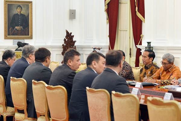 Parlemen Kazakhstan Sampaikan Undangan kepada Presiden Jokowi