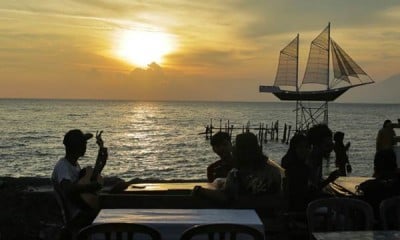 Senja di Pantai Ampenan, Lombok