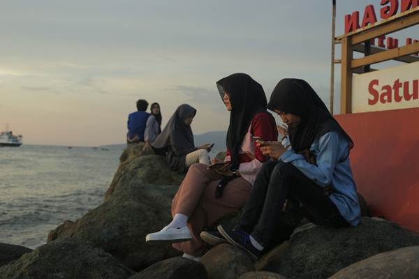 Senja di Pantai Ampenan, Lombok