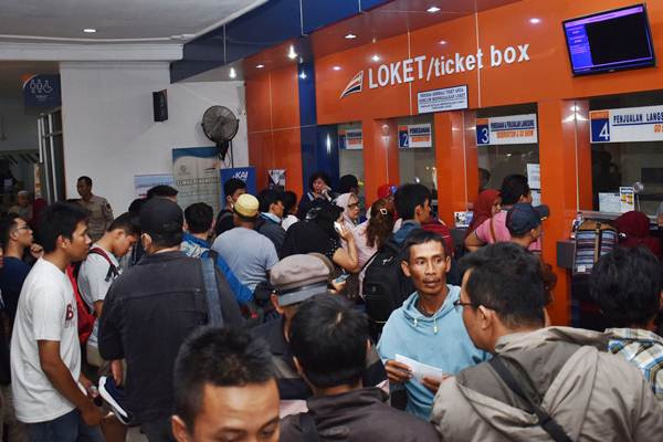 Kereta Api Sancaka Tabrak Truk di Ngawi