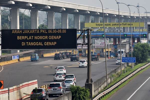 Suasana Hari Pertama Penerapan Ganjil Genap di Jalan Tol