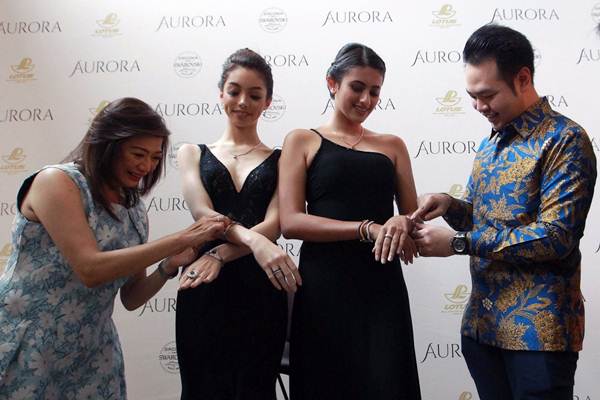 Lotus Lingga Pratama Perkenalkan Perhiasan Swarovski