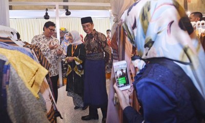 Jokowi dan Model di Muslim Fashion Festival Indonesia 2018