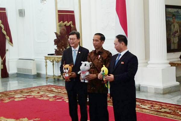 Presiden Jokowi Pertemukan Dua Dubes Korea di Istana Merdeka