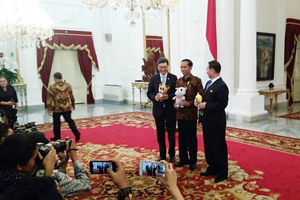 Presiden Jokowi Pertemukan Dua Dubes Korea di Istana Merdeka