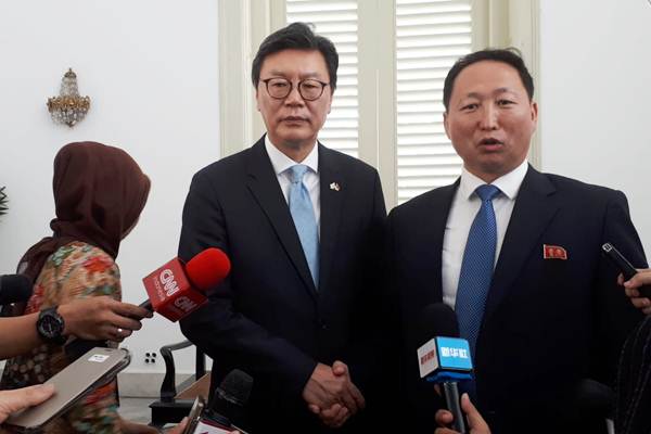 Presiden Jokowi Pertemukan Dua Dubes Korea di Istana Merdeka