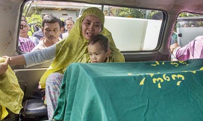 Tangis Istri Ipda Auzar, Korban Teror Polda Riau