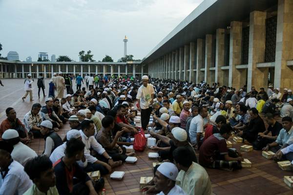 Berbuka Puasa di Masjid Istiqlal