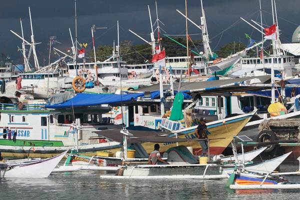 Aktivitas Nelayan di Pelabuhan Paotere