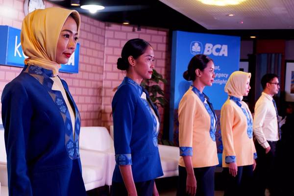 Seragam Baru BCA Bermotif Tenun Ikat