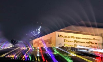 Indahnya Kompleks Parlemen Senayan di Malam Hari