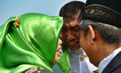 Suasana Haru Usai Upacara Prasetya Perwira TNI-Polri 2018