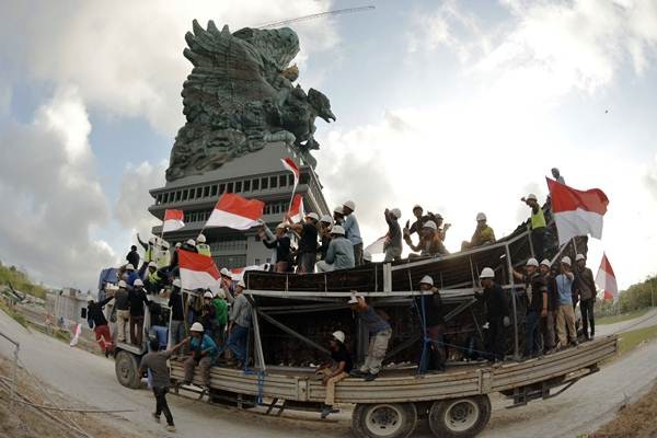 Nyoman Nuarta dan Patung Garuda Wisnu Kencana