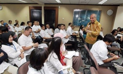 Theo Lekatompessy Berbicara dalam Leaders Day Bisnis Indonesia