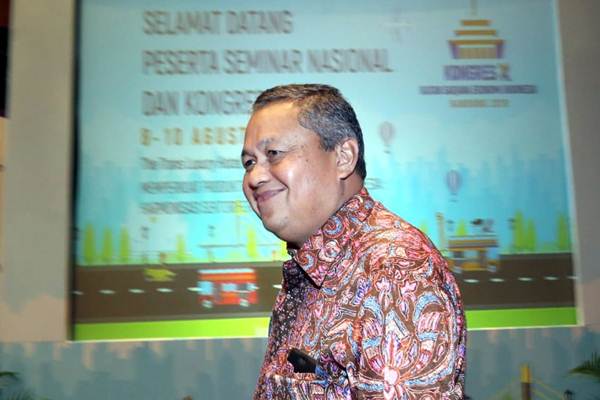 Perry Warjiyo Terpilih Jadi Ketua Umum ISEI Periode 2018-2021