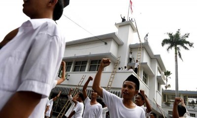 Memperingati Peristiwa Perobekan Bendera Belanda 