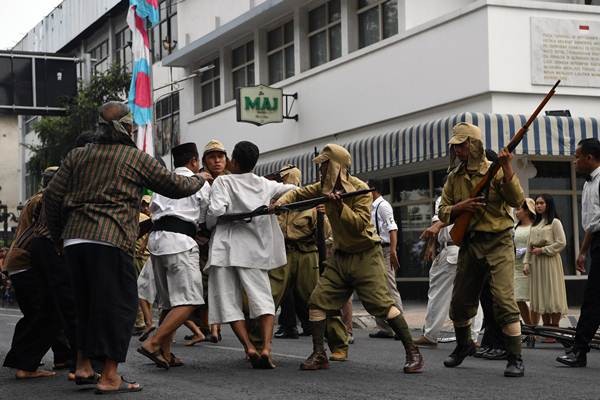 Memperingati Peristiwa Perobekan Bendera Belanda 