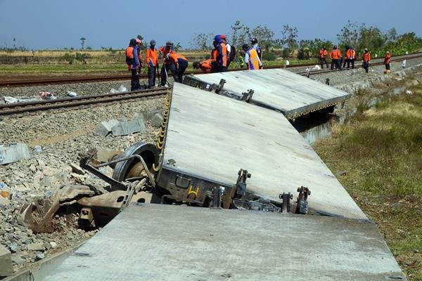  Kereta Api Anjlok di Grobogan