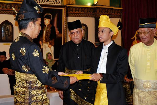 Presiden Jokowi Mendapat Gelar Adat Melayu Deli