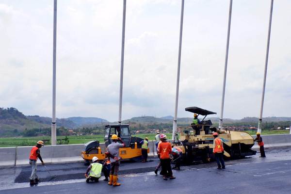 Proyek Pembangunan Jalan Tol Semarang-Batang