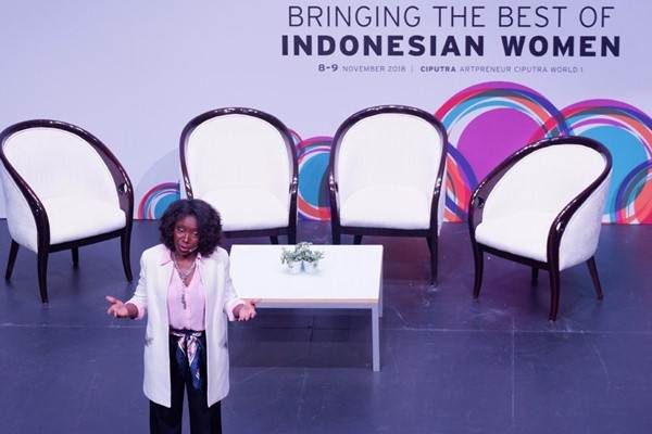 Indigo Triplett Berbicara pada Indonesian Women’s Forum