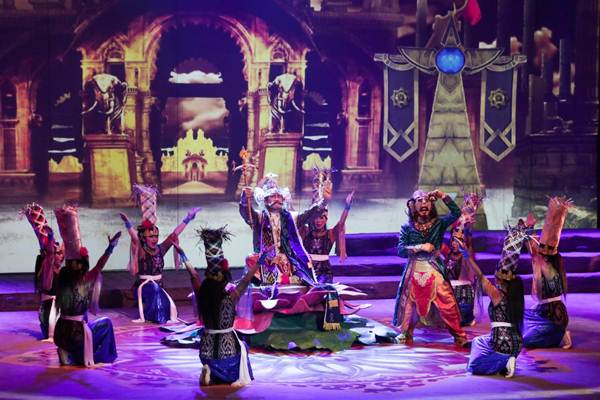 Teater Koma Pentaskan Mahabarata Asmara Raja Dewa