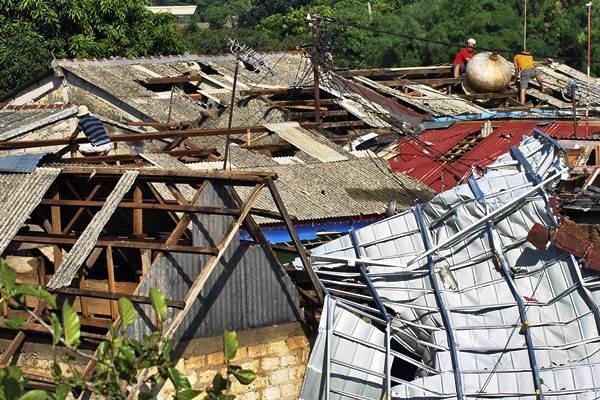 Kerusakan Akibat Angin Puting Beliung di Bogor