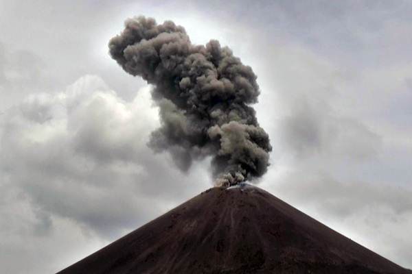 Letusan Gunung Anak Krakatau