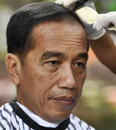 Ketika Presiden Jokowi ikut Cukur Rambut Massal
