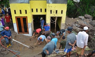 Mojokerto Diterjang Banjir Bandang
