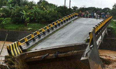 Jembatan Manuju di Kabupaten Gowa Ambruk