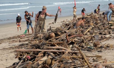 Pantai Kuta Bali Penuh Sampah