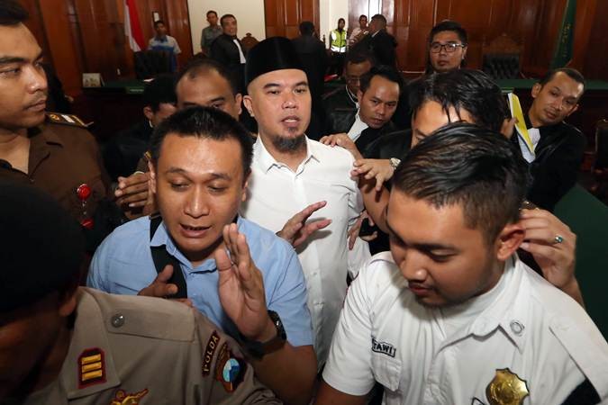 Ahmad Dhani Jalani Sidang Lanjutan di PN Surabaya