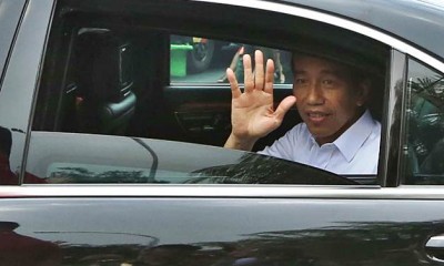 Berebut Menyalami Presiden Jokowi