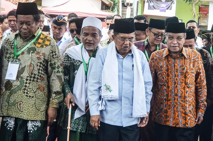 Jusuf Kalla Tutup Munas Alim Ulama dan Konbes NU 
