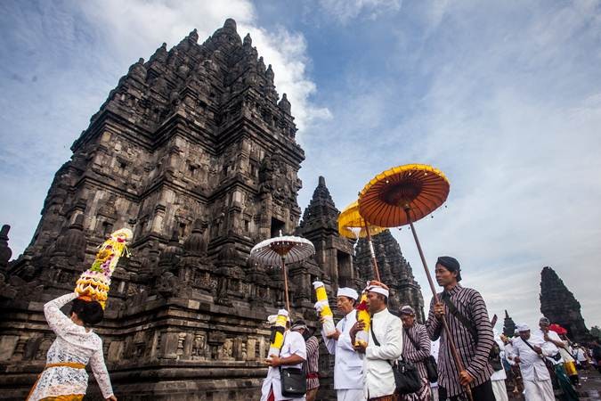 Prosesi Tawur Agung Kesanga 2019 di Candi Prambanan